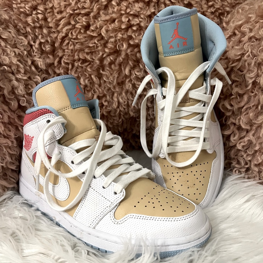 Air Jordan 1 mid SE Sesame